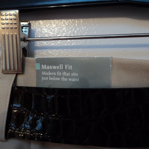 NWT Apt 9 Women's Size 16 Maxwell Fit Beige Capri Pants Cropped Faux Croc Belt - Picture 10 of 11